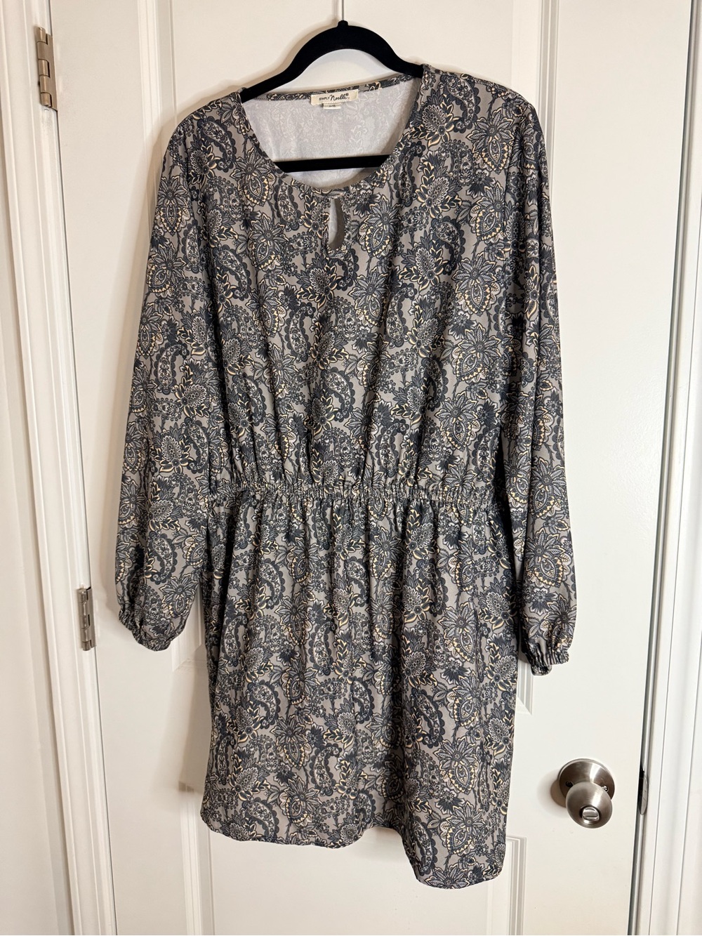 Simply Noelle Grey Floral Long-Sleeve Elastic-Waist Dress